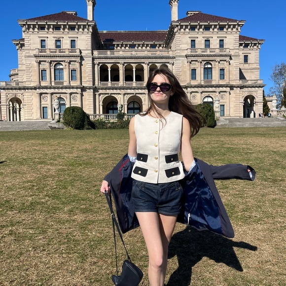 Meet the Posher Other - Meet your Posher, Amber